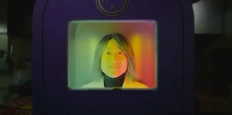 柳博士因看到一隻毛毛蟲,所以他就變成毛毛蟲了,圖片來源:Netflix