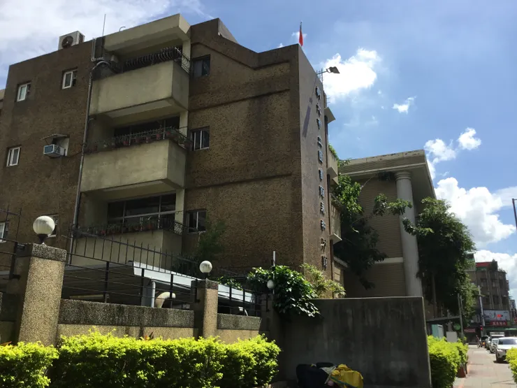 新北市圖書館永和分館建築自民國66年興建至今，是新北市大型分館中歷史最為悠久的建築之一。