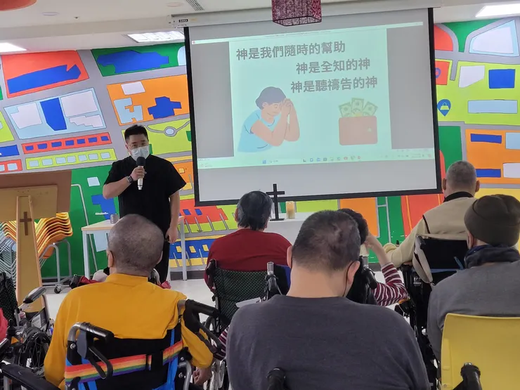 (圖說:連祈生牧師從年少開始就為萬芳社區的雙福關懷工作不斷努力。照片提供/連祈生牧師)