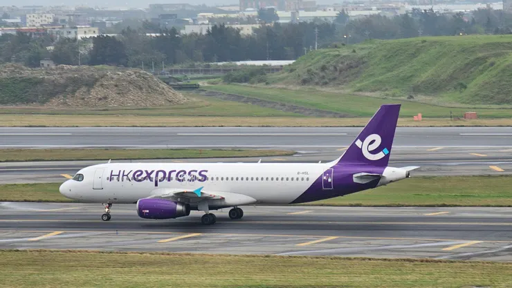 香港快運航空飛機上的咖哩魚蛋和雞蛋仔請務必花錢嘗試!