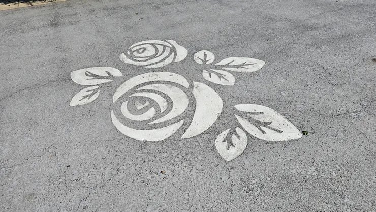 臺北玫瑰園的地板上也能看到玫瑰圖案!