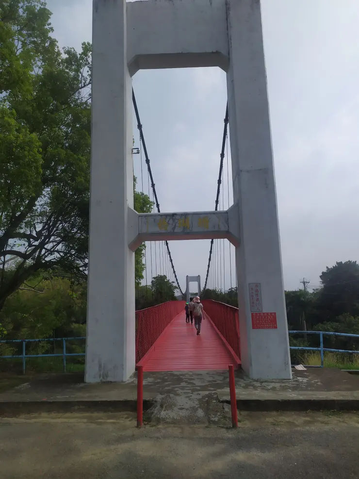 烏山頭水庫風景區的珊瑚橋，從園區內可以走到橋的盡頭，但出不去。