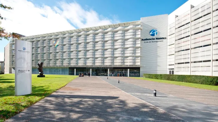 位於北方文化重鎮南特的Audencia Nante Business School曾經是第二梯隊的, 校友影響力極大