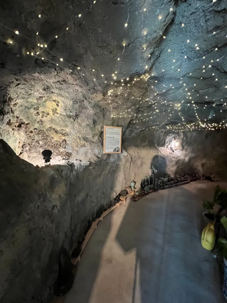 水晶社1樓往2樓的通道,佈置得很特別