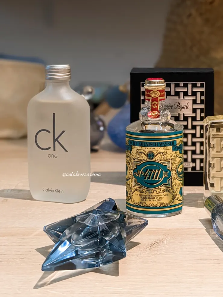 老師帶到課堂上分享的經典香水，右為『4711 科隆之水』 《原創經典古龍水》