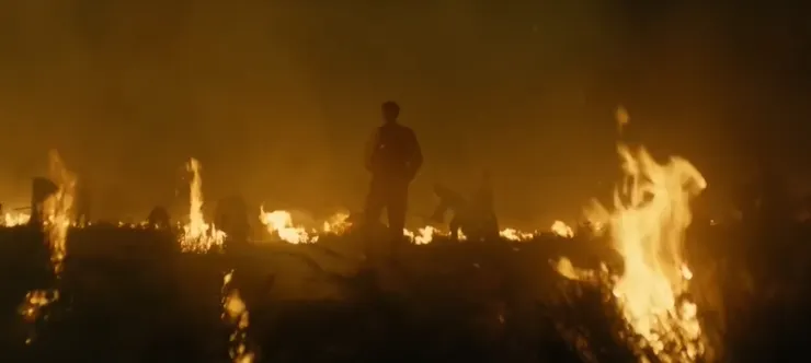 火光中，他的意志燃燒 —— 開墾土地，也是開墾自己。