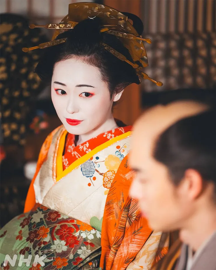 聰明的誰袖猜出了花雲助的尊貴身分