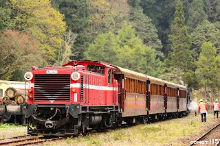 專列停在沼平站第二股準備表演