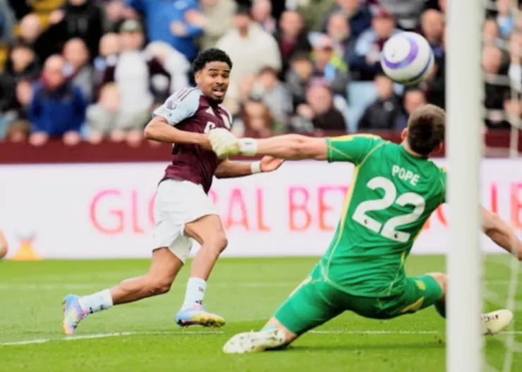 馬臣怒射破網助阿士東維拉領先2:1