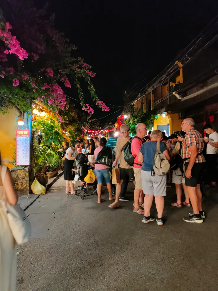 心愛的蓮花茶大排長龍