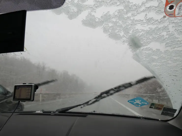 開始下暴風雪後，人間仙境突然變成了塊陶啊的地獄