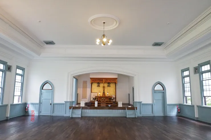 教誨堂的禮堂舞台（photo by Wu Yu-Ying）