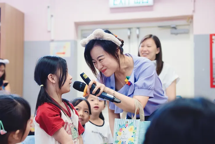 生命教育機構Why Not Education課程總監林秋霞老師是【彩熊奇遇記】中的主持