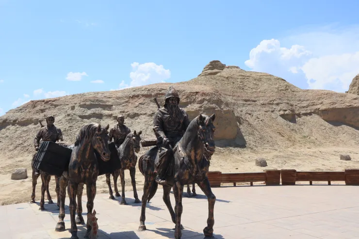 這裡有電影人物的雕塑，讓此處更具藝術感