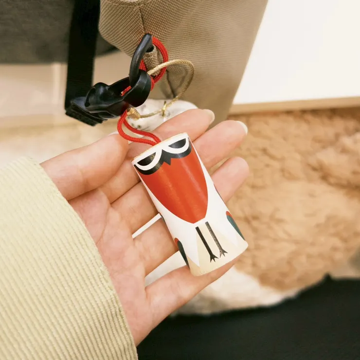 太宰府天滿宮的幸運象徵：鷽鳥，內有詩籤，抽到大吉！