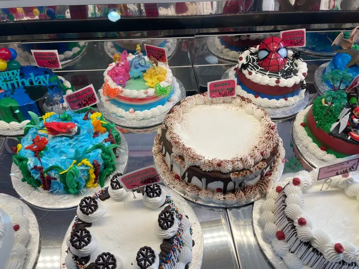 這邊還有賣好多有趣及可愛的蛋糕😍😍😍