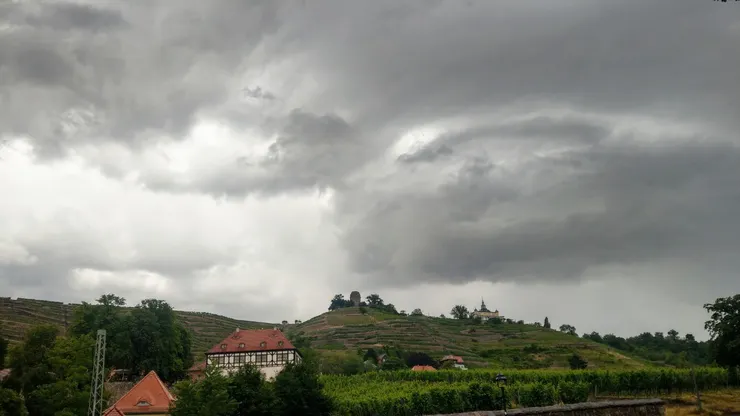 下山後回望環景餐廳與卑斯麥塔
