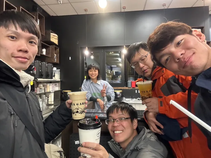 這家手搖飲可說是此行意外的驚喜，剛好老闆是臺灣人，泡出來的茶也很有臺灣家鄉味。