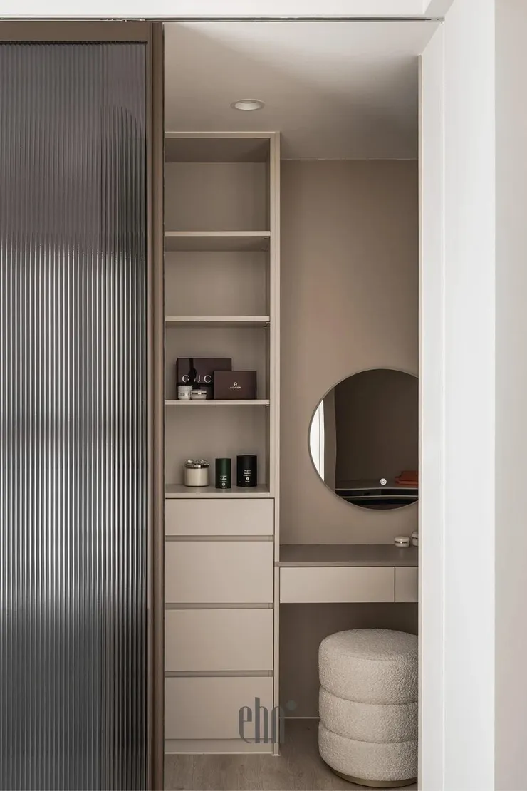 設計作品：美拉德宅，主臥更衣室