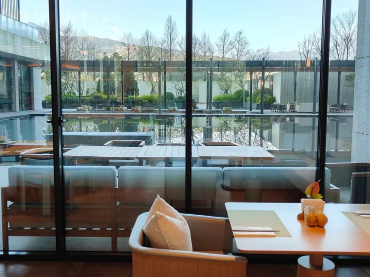 早餐可以吃到兩點，就是為了讓客人時間慢一點