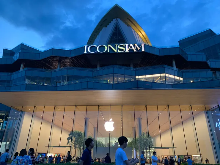 曼谷的百貨公司質和量都是世界一流的