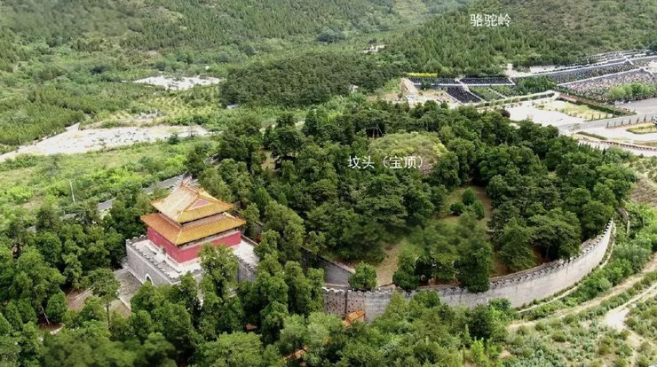 駱駝山前，沒有開大坪，地形過於狹窄
