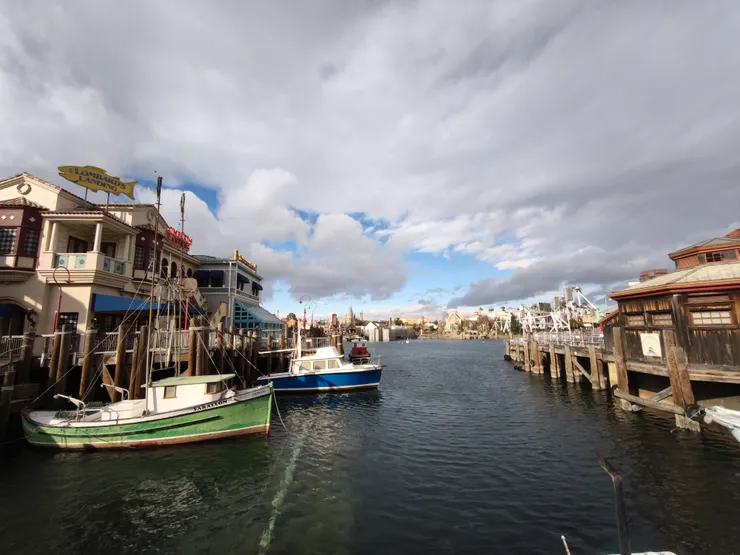 沿路漂亮的造景