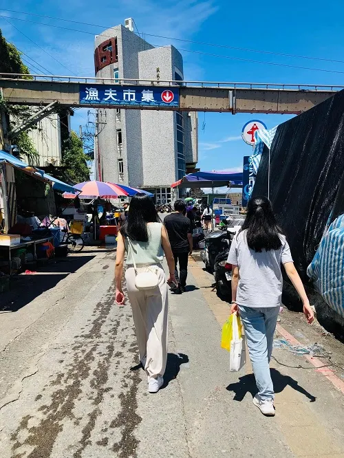 上午時間的大溪漁港，沒什麼人潮。