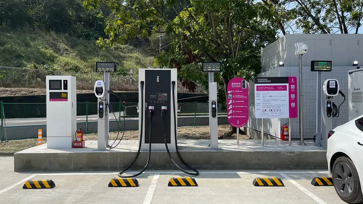 台灣第三方充電營運商icharging於2022年導入以車牌辨識綁定的隨插即充