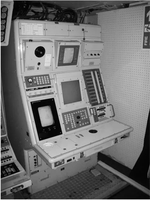 UAA-1的操作機櫃。