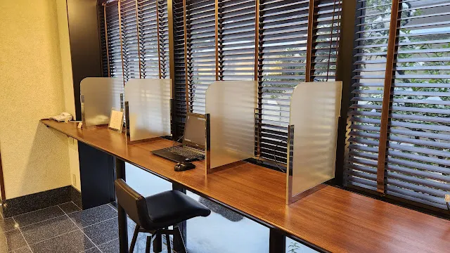 大廳也有商務辦公空間供使用