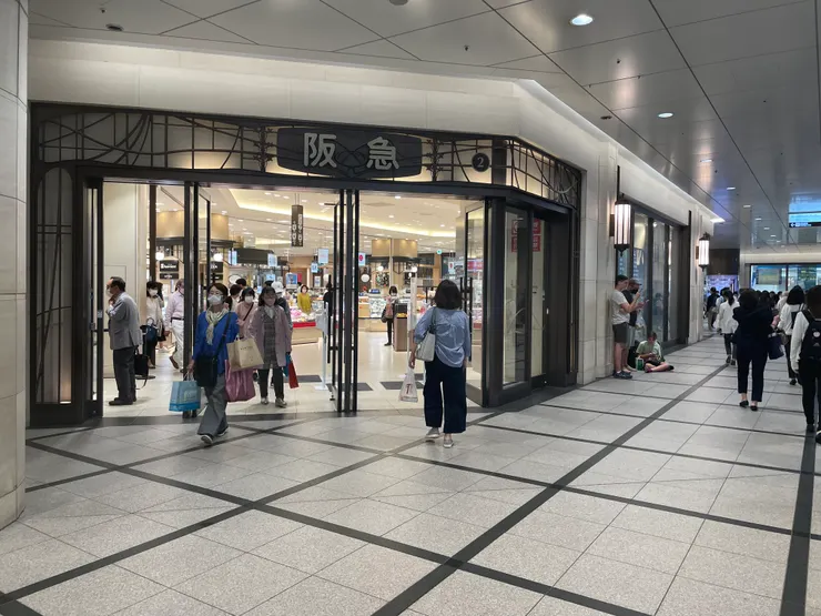 當時關西的各球團幹部,曾在位於大阪梅田的阪急百貨開會商討職棒復興。作者自攝