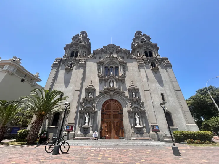 肯尼公園附近的教堂