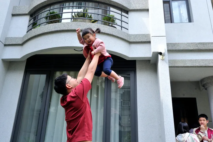 【照例大年初一早上在院子拍合照】