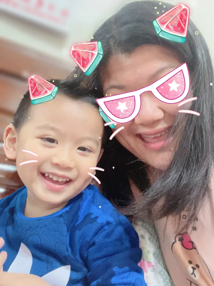 抓緊時間與小孩自拍，也是媽媽生活的一環