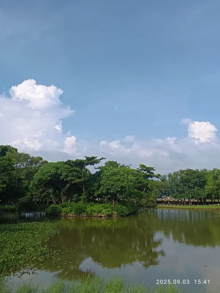 驚秋碧水，自拍攝