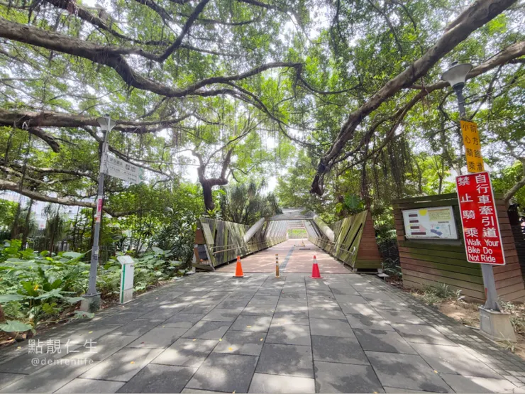 整條都被封…只能繞到外面馬路行走