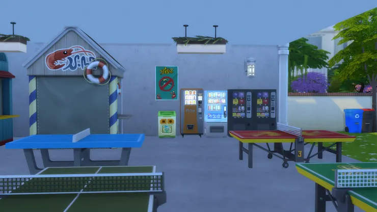 攤檔後方擺放了自動售賣機,出售各種飲品。學校怎麼可以沒有自動售賣機?