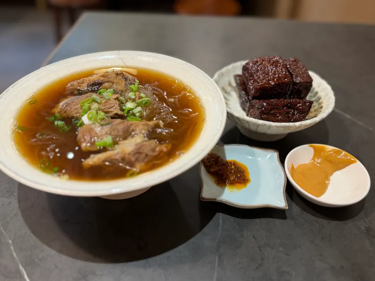 清燉牛肉的湯頭很特別