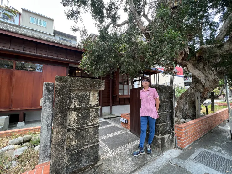 有大門的應該是校長宿舍