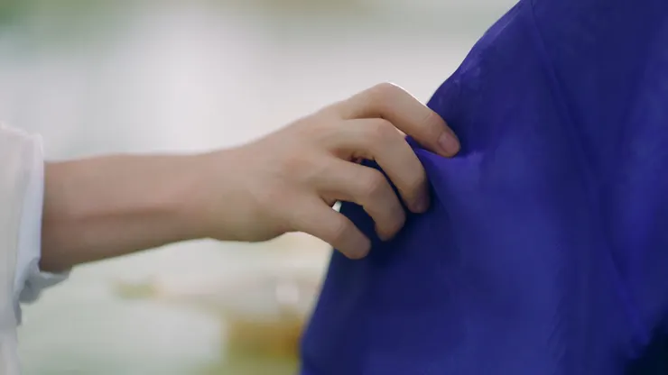 這個拉袖子真的很好笑 XD