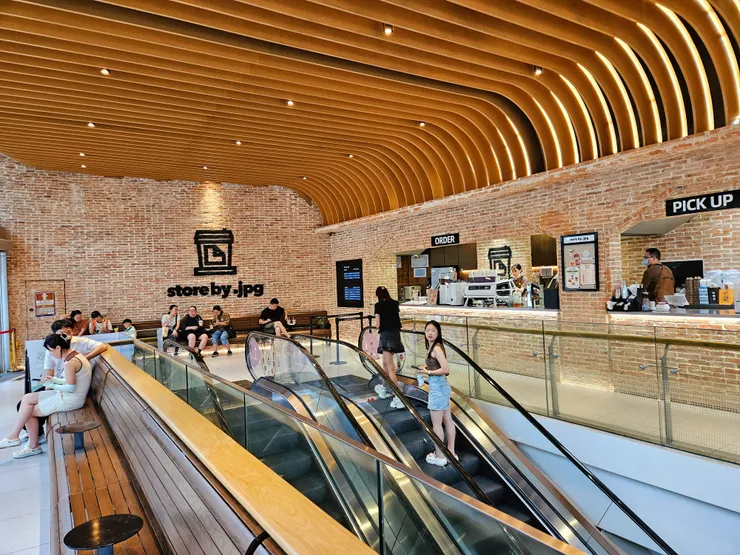 store by.jpg 深圳咖啡館