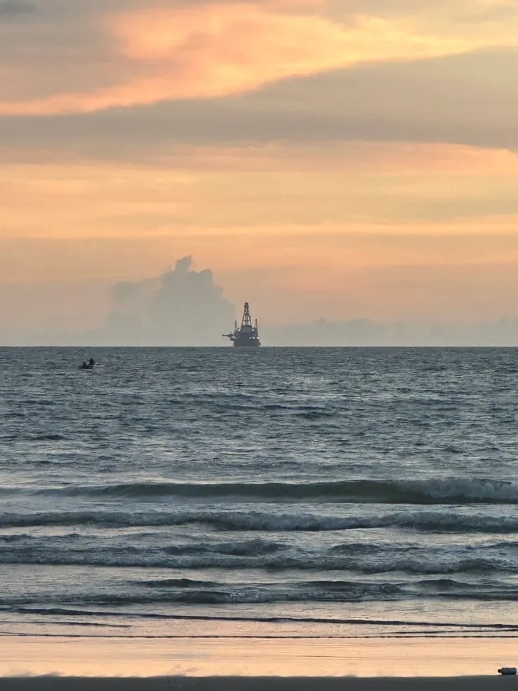 (煩雜的時候真的不自覺的想看海欸)