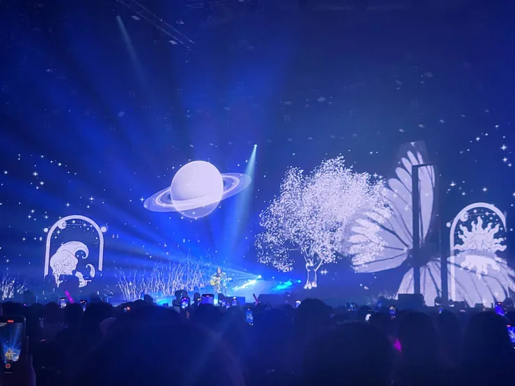 ↑自彈自唱這一Part的布景好美