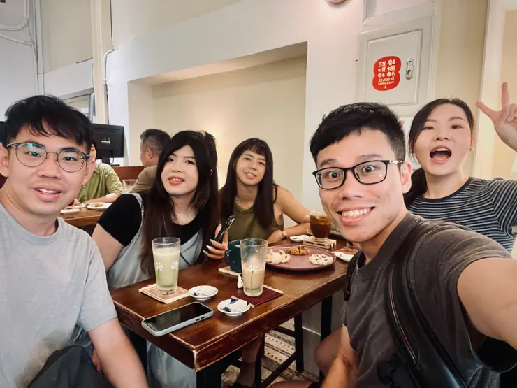 / 小小的咖啡廳 還有老闆的手作漢餅 /