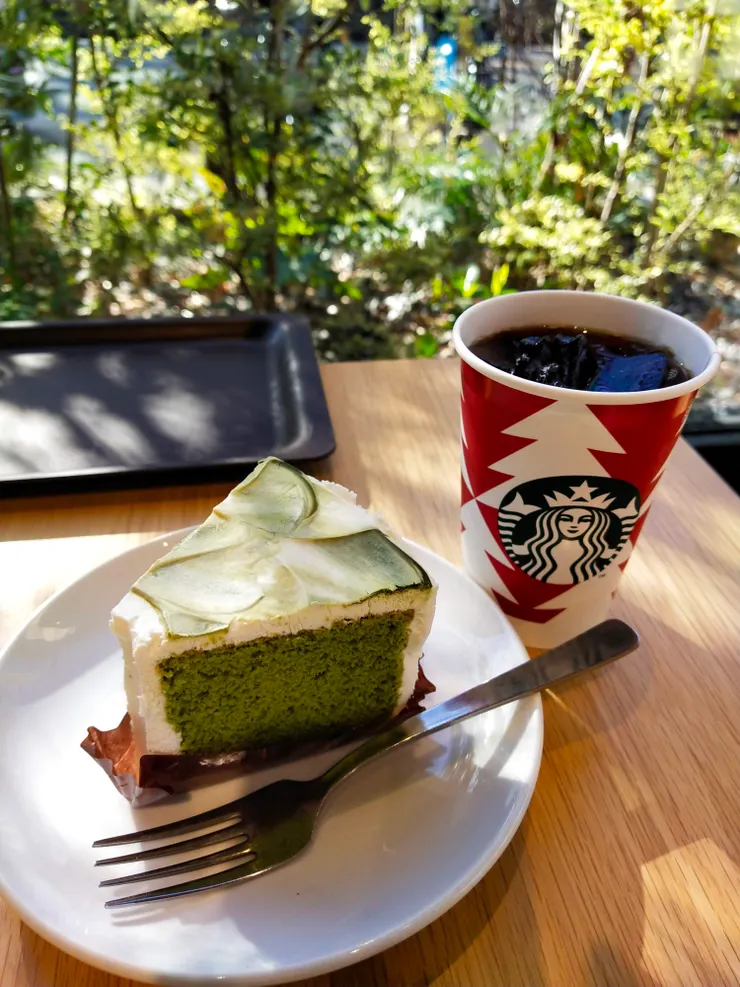 抹茶蛋糕及冷萃咖啡