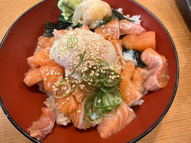 「屋台壽司」 (Yataizushi / や台ずし) 散壽司