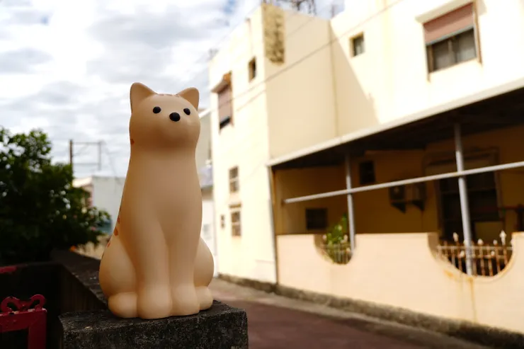 隱藏在街道裡的小貓咪雕塑