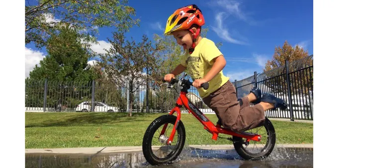 為何0~5歲幼童適合滑步車?
