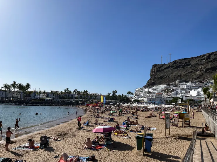 南島的Puerto de Mogán莫甘港，12月還可以奢侈的曬太陽